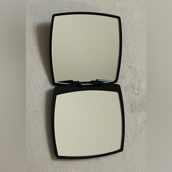 NIB Chanel Double Compact Mirror With Velvet Black Pouch - Picture 3 of 9